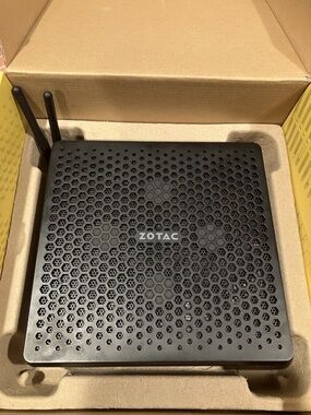 ZOTAC ZBOX EN52060 Mini PC | i5 | RTX 2060 | 32GB RAM | 1TB SSD | Win 11 Pro